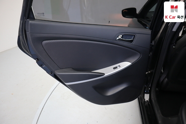 2012 - hyundai accent