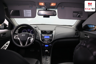 2012 - hyundai accent