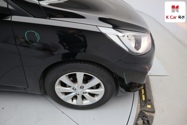 2012 - hyundai accent
