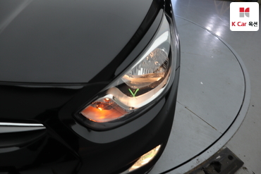 2012 - hyundai accent
