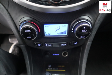 2012 - hyundai accent