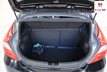 2012 - hyundai accent