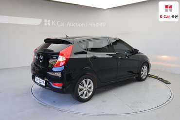 2012 - hyundai accent
