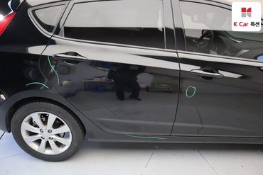 2012 - hyundai accent