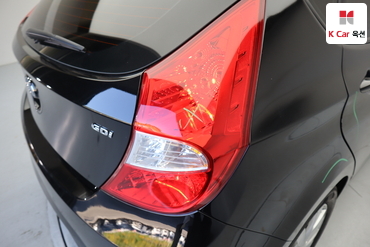 2012 - hyundai accent