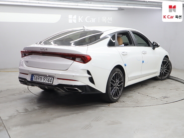 2022 - kia k5