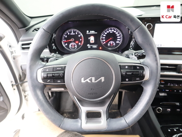 2022 - kia k5