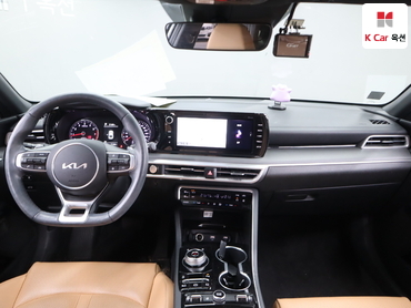 2022 - kia k5