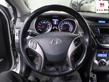 2014 - hyundai avante
