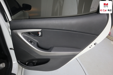 2012 - hyundai avante