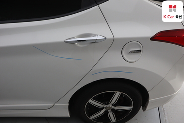 2012 - hyundai avante