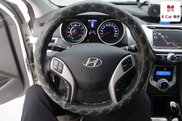 2012 - hyundai avante