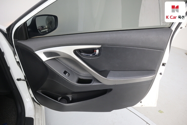 2012 - hyundai avante