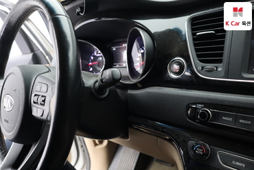 2019 - kia carnival