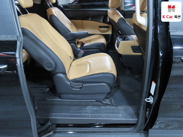 2023 - kia carnival