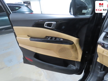 2023 - kia carnival