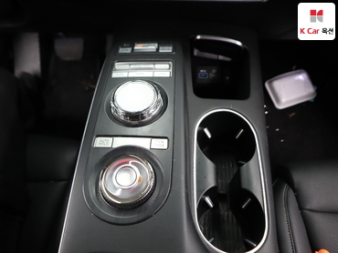 2021 - genesis gv70