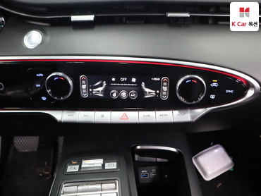 2021 - genesis gv70