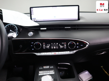 2021 - genesis gv70