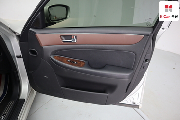 2010 - hyundai bh380