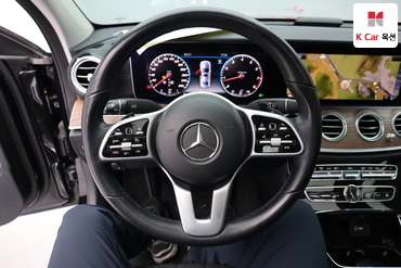 2019 - mercedes-benz e300
