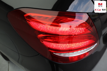 2019 - mercedes-benz e300