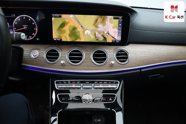 2019 - mercedes-benz e300