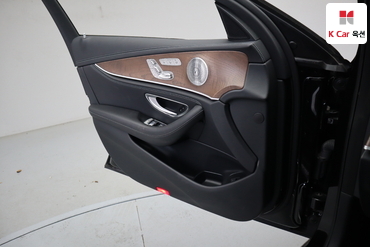 2019 - mercedes-benz e300