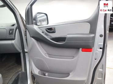 2019 - hyundai grand starex