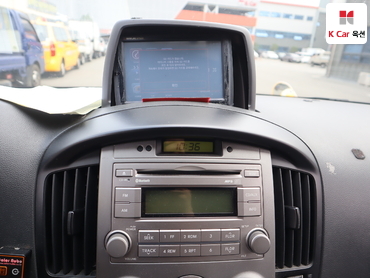 2013 - hyundai grand starex