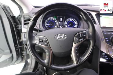 2011 - hyundai grandeur