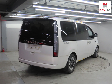 2022 - hyundai staria