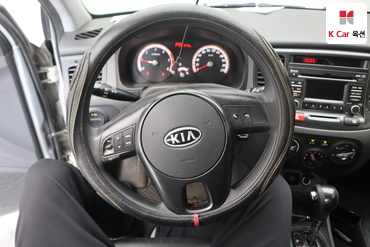 2010 - kia pride