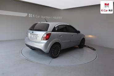 2010 - kia pride