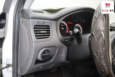 2010 - kia pride