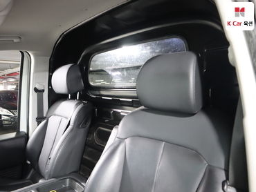 2023 - hyundai staria