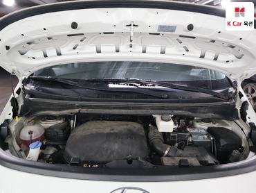 2023 - hyundai staria