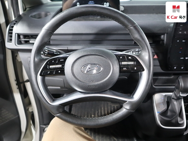 2023 - hyundai staria