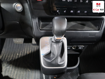 2023 - hyundai staria
