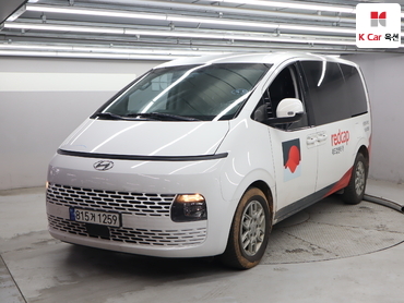 2023 - hyundai staria