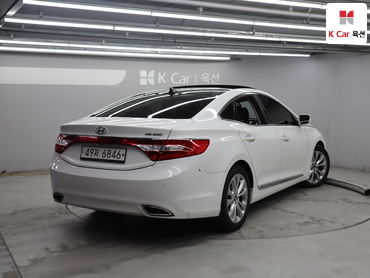 2011 - hyundai grandeur