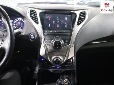 2011 - hyundai grandeur