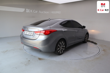 2013 - hyundai avante