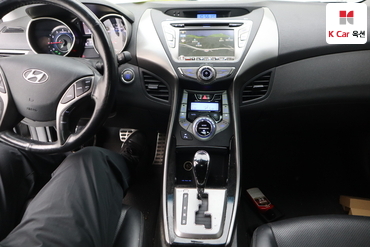 2013 - hyundai avante