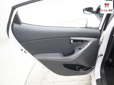 2012 - hyundai avante