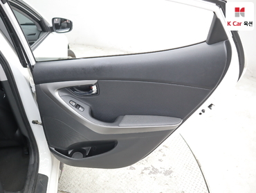 2012 - hyundai avante