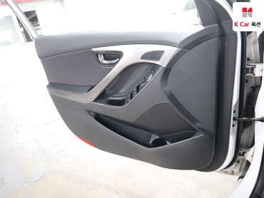 2012 - hyundai avante