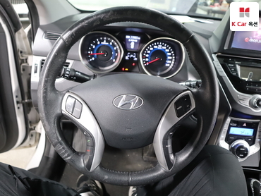 2012 - hyundai avante