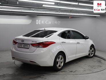 2012 - hyundai avante