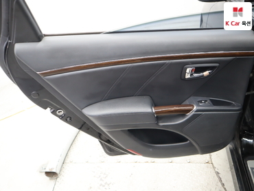 2011 - hyundai grandeur